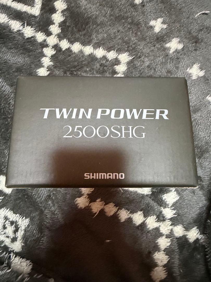 SHIMANO 24TWIN POWER 2500SHG ツインパワー
