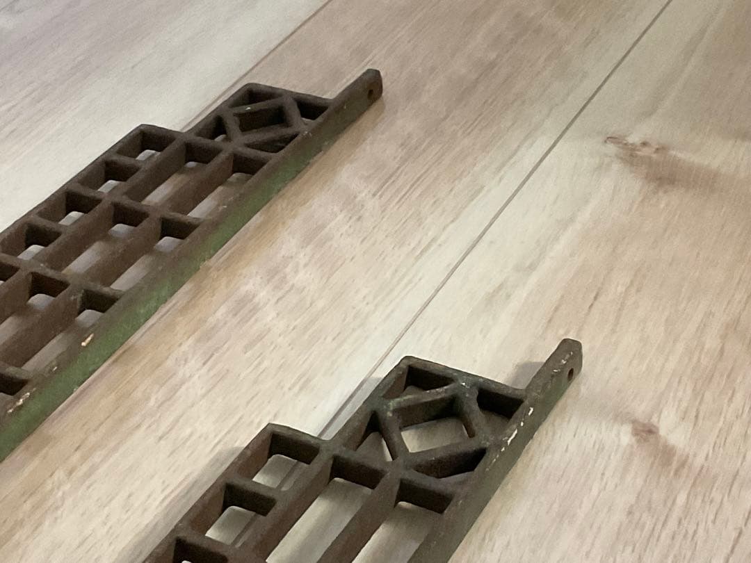 ヴィンテージ　アングル　L字型棚受け　アイアンブラケット　古鉄　古道具