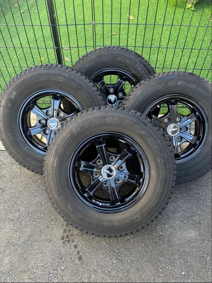 期間限定セール　ハイエース　ホイール　タイヤ　スタッドレス