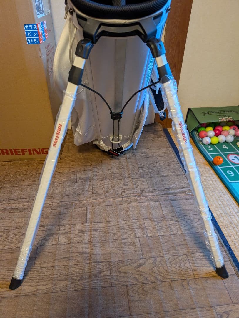 ブリーフィングゴルフキャディバッグ 限定CR-4 ホリデーコレクション 白×赤