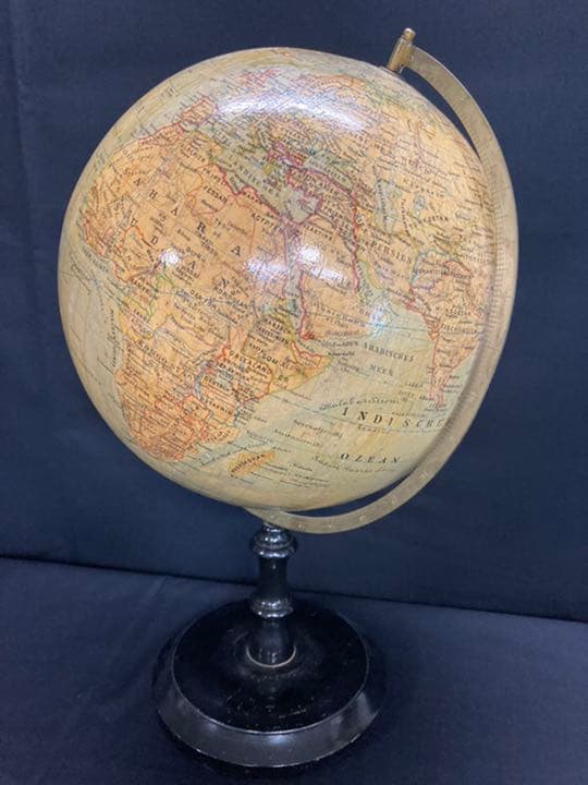 1911年にプラハで作られた地球儀