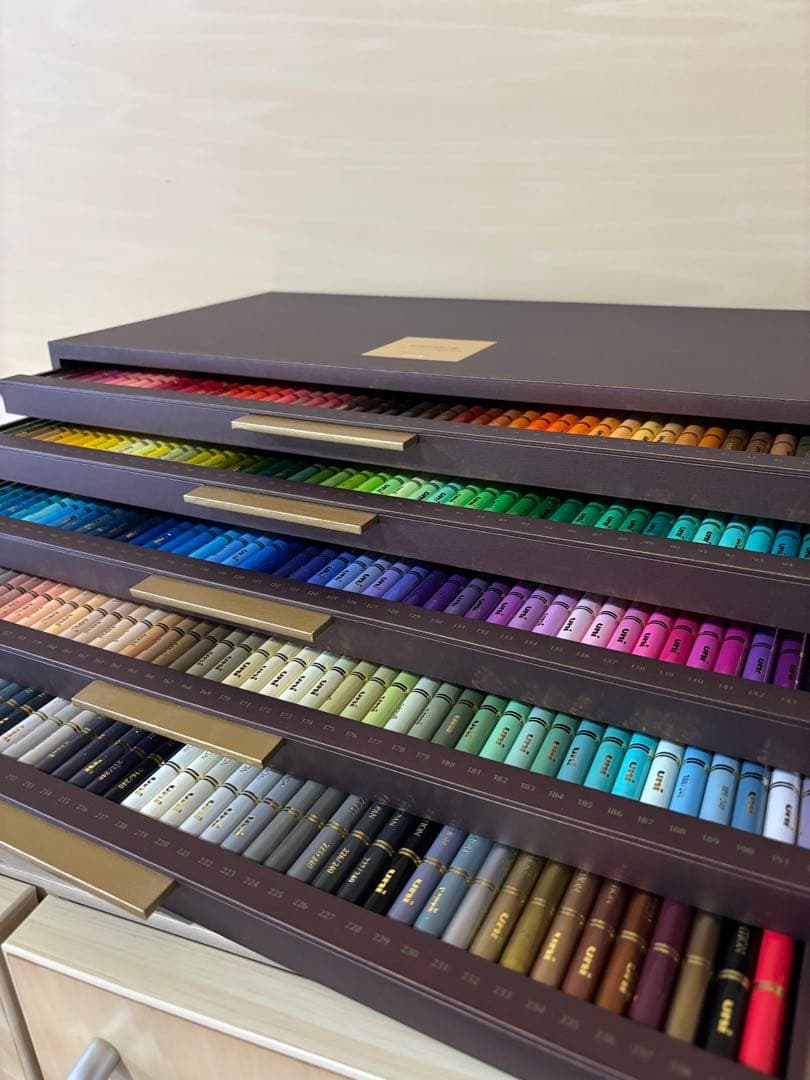 三菱鉛筆　240色　限定色鉛筆　 uni COLOR 240