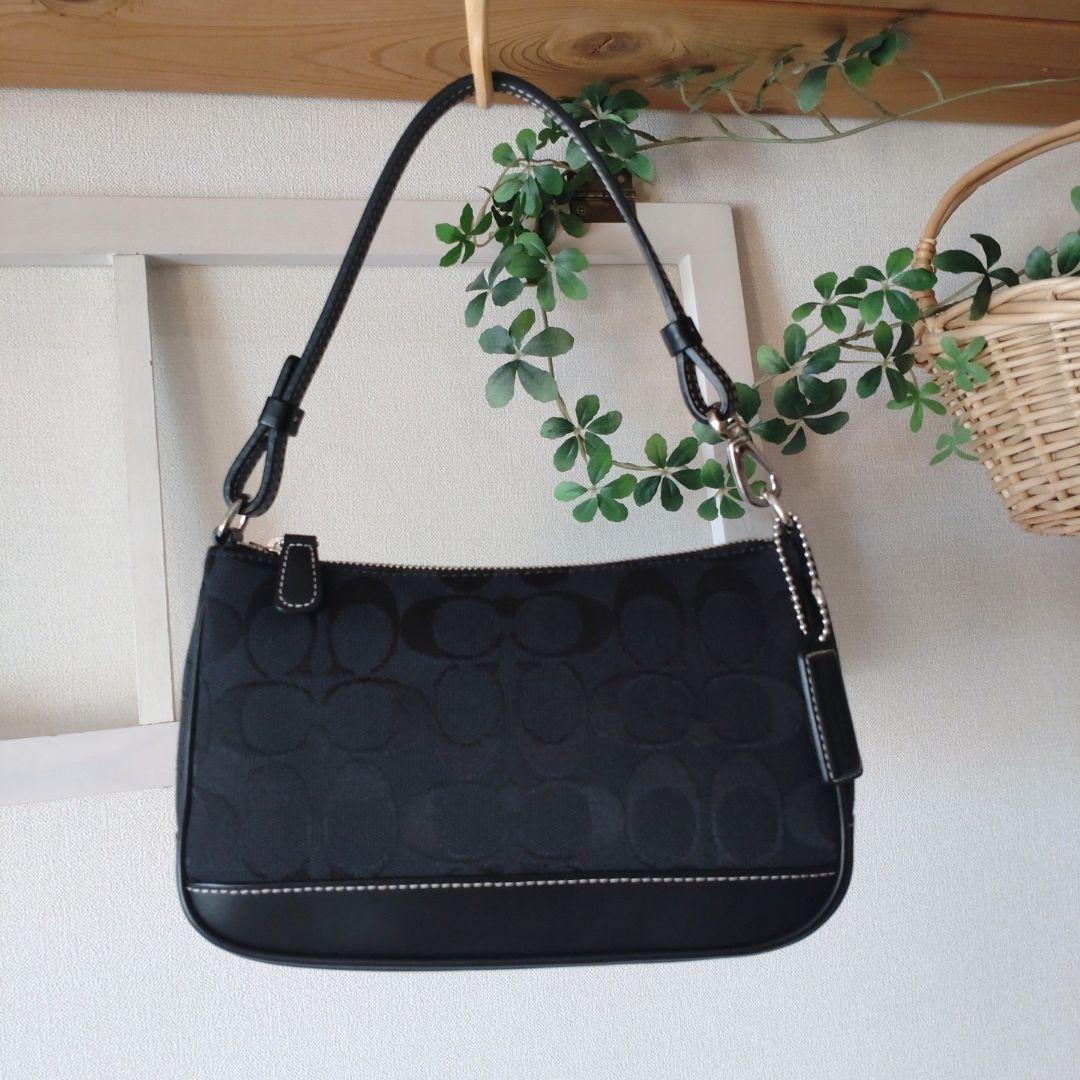コーチCOACH　　　　　　　　　　　　　小さなハンドバッグ美品