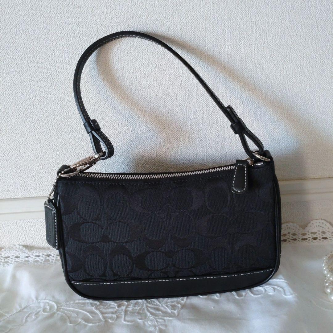 コーチCOACH　　　　　　　　　　　　　小さなハンドバッグ美品