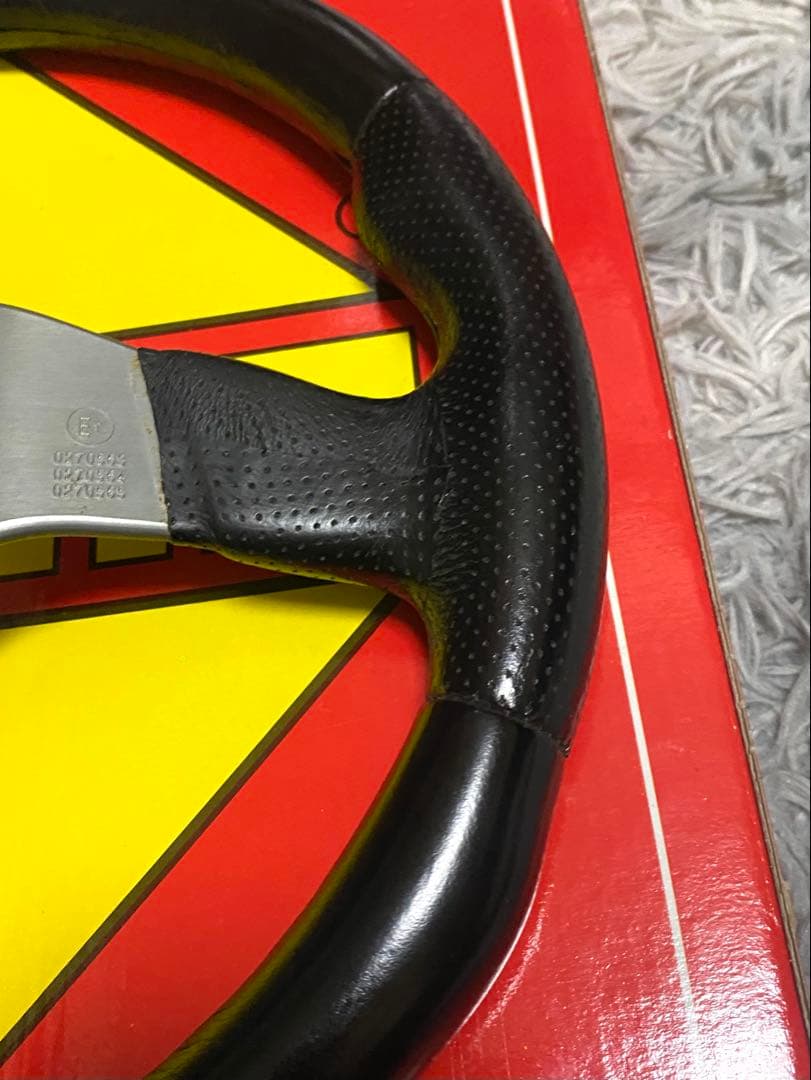 MOMO RACE ステアリング 32Φ 小径　即決大歓迎　即納◎