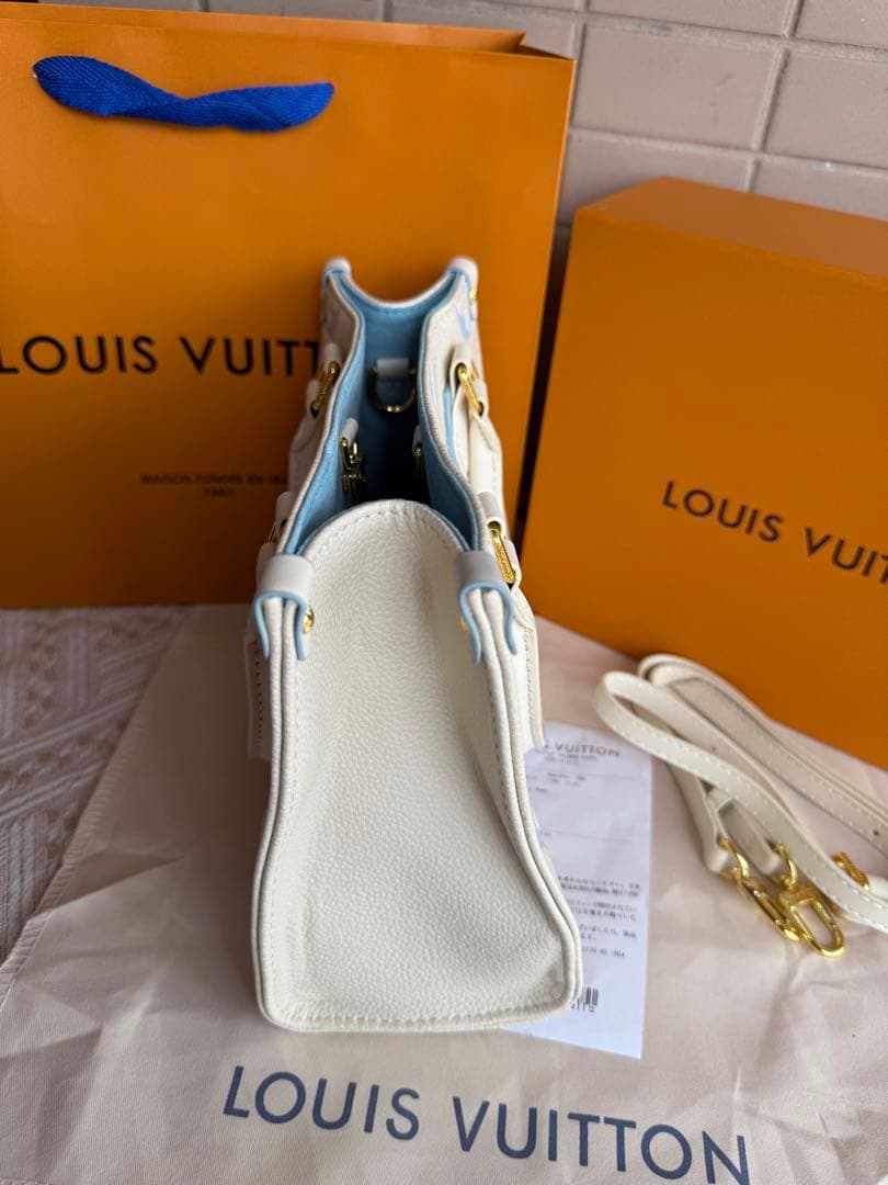 【実写画像】ショルダーバッグ ホワイト/ブルー