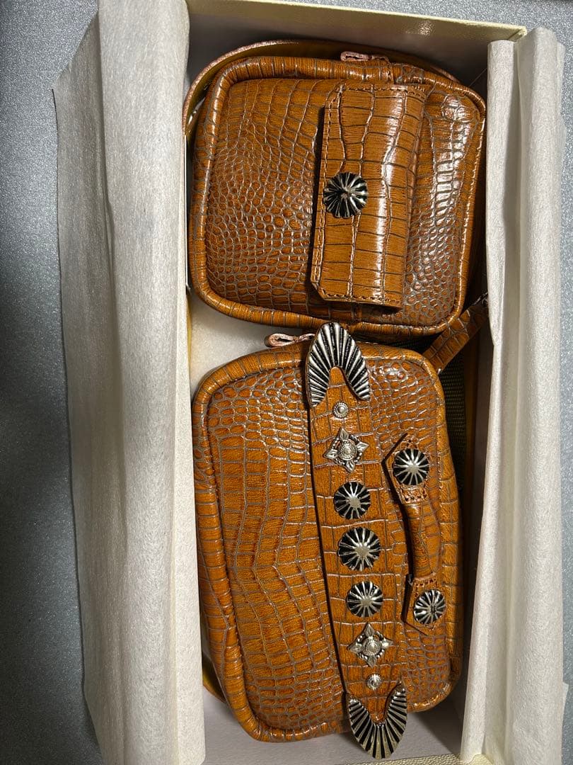 【新品】togapulla トーガプルラ ボディーバッグウエストポーチ