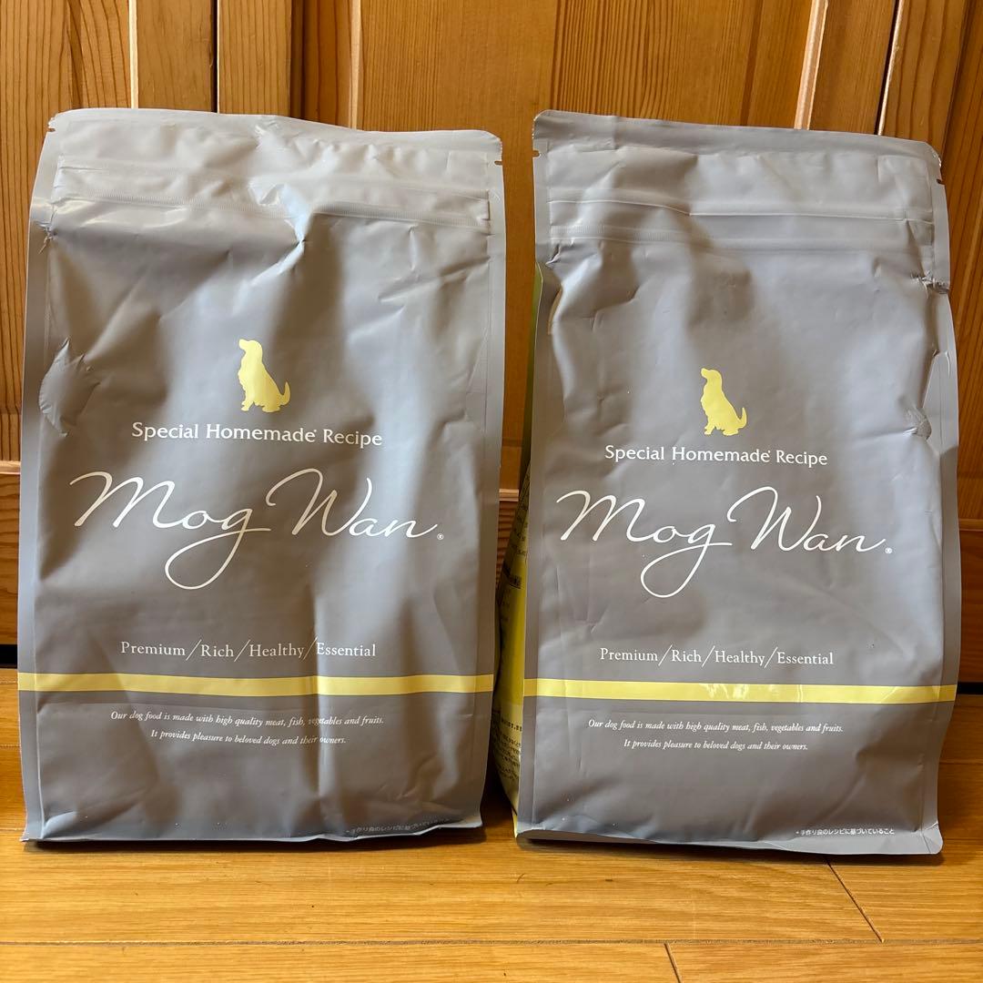 モグワン　ドッグフード　チキン＆サーモン　1.８kg ２袋