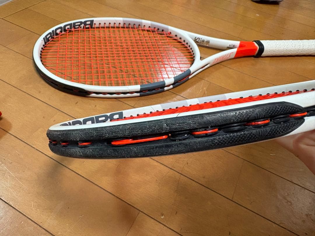 Babolat ピュアストライクVSツアー　2本セット おまけガット付き