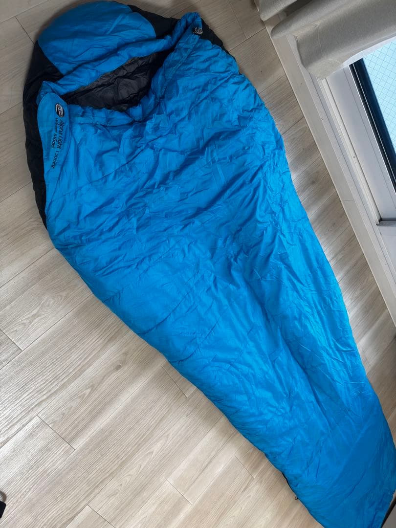 ISUKAアルファライト 1300EX シュラフ 寝袋 ブルー ウィン
