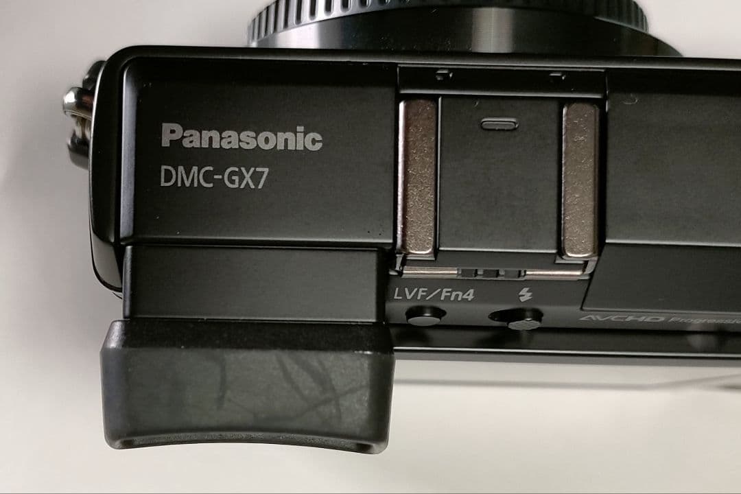 LUMIX GX7本体 バッテリー 充電器 ストラップ キャップ　オマケ有り