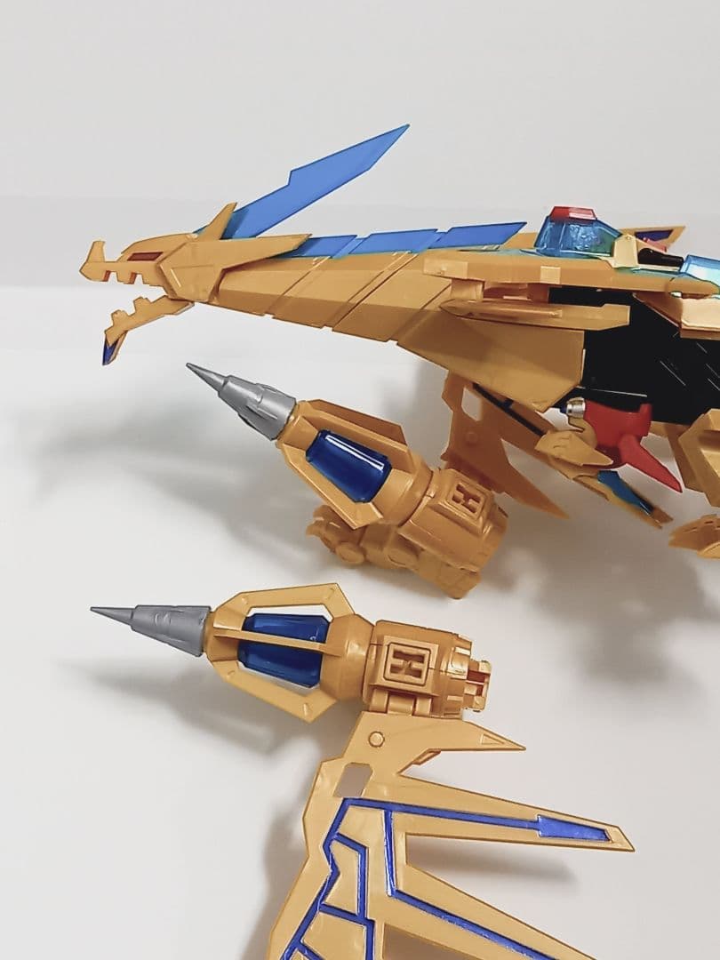 MODEROID ダイナゼノン ／ グリッドマン&ビッグゴルドバーン　2ヶセット