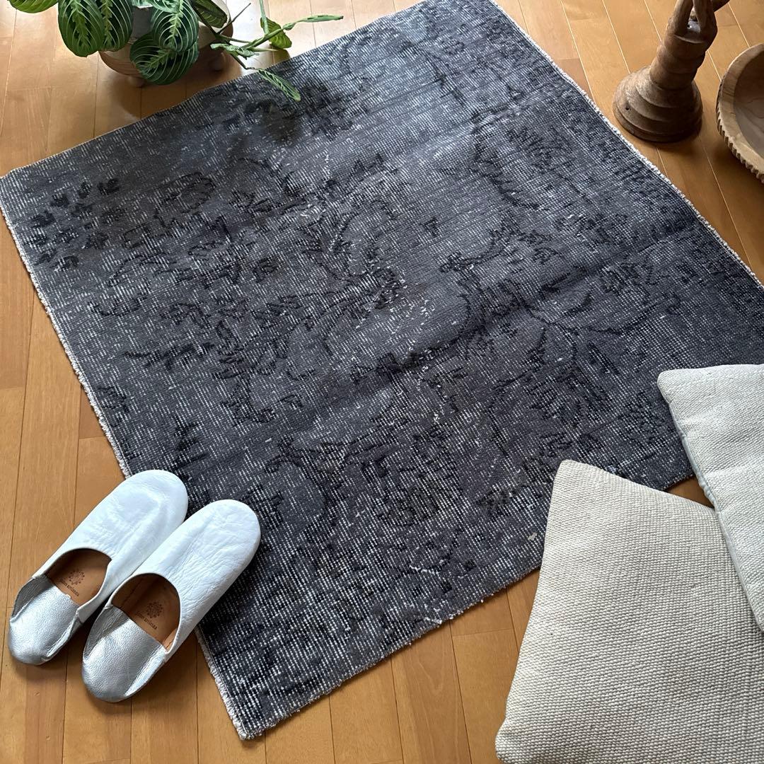 92.5×92.5 正方形　ダークグレイ　ボタニカル　トルコヴィンテージラグ