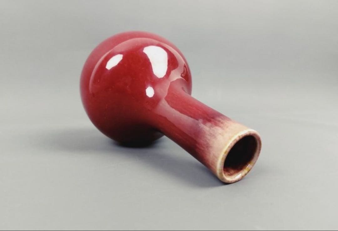 中国古美術品　清の時代　郎窯紅　天球瓶　花瓶　高さ約18cm
