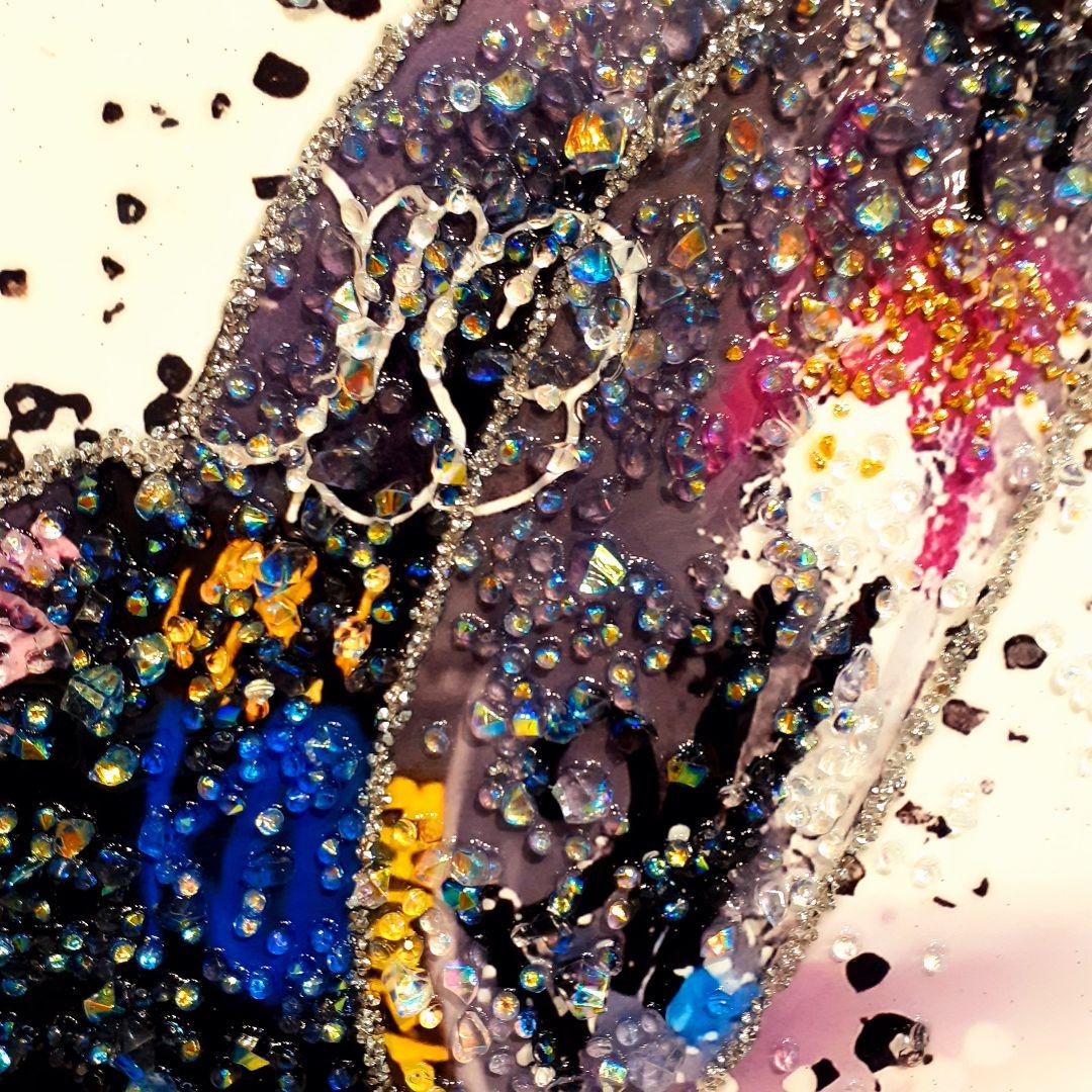 輸入雑貨　天然水晶石　KAWS(カウズ)　クリスタルアート　宝石