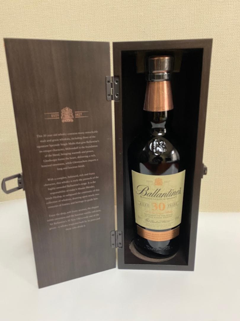 Ballantine's 30年 ブレンデッドスコッチウイスキー 木箱入り