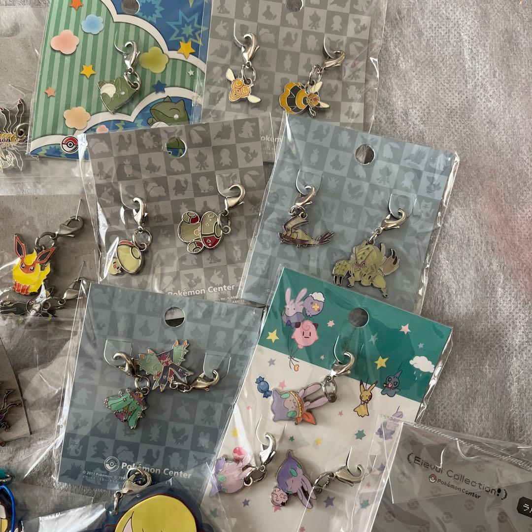 ポケットモンスターのグッズまとめて35点 メタルチャーム ラバーチャーム