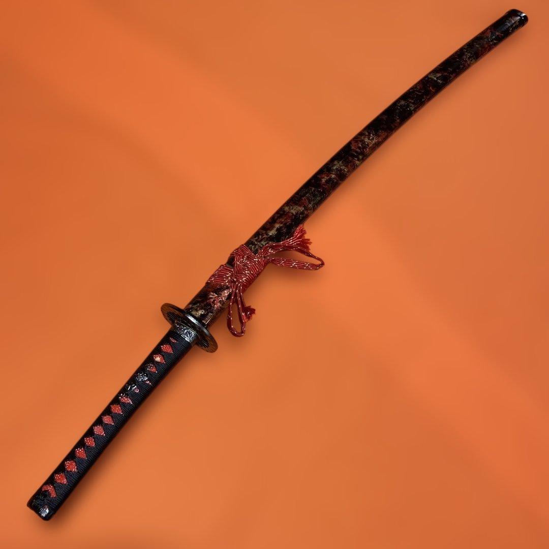 高級模造刀 前田慶次郎拵え 黒柄赤鮫皮 大輪透し鍔 赤黒斑ら呂鞘