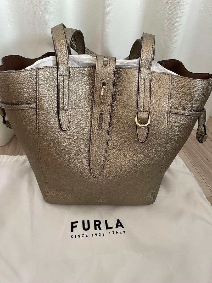 お値下げ　フルラ FURLA ハンドバッグ トートバッグ M ゴールド
