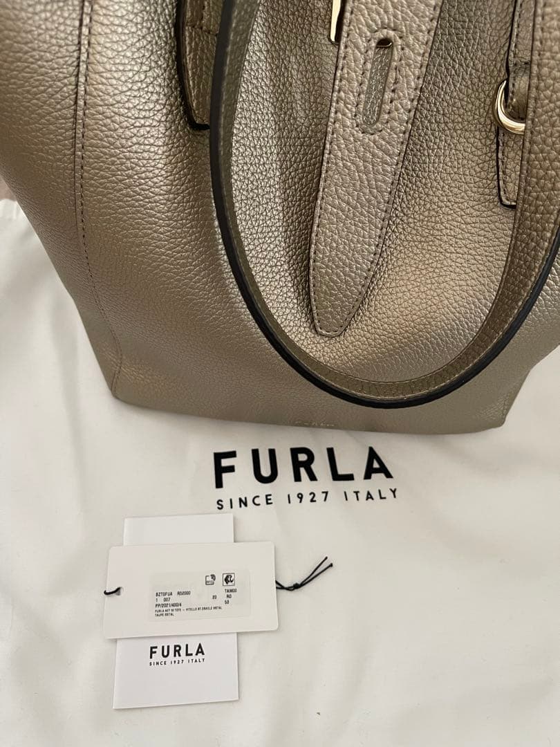お値下げ　フルラ FURLA ハンドバッグ トートバッグ M ゴールド