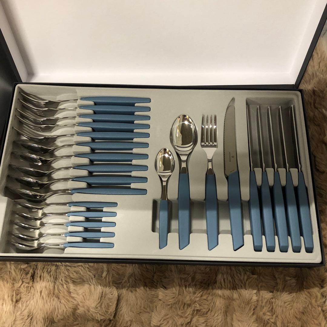 ビクトリノックス　カトラリーセット フォーク&ステーキナイフ&スプーン24本