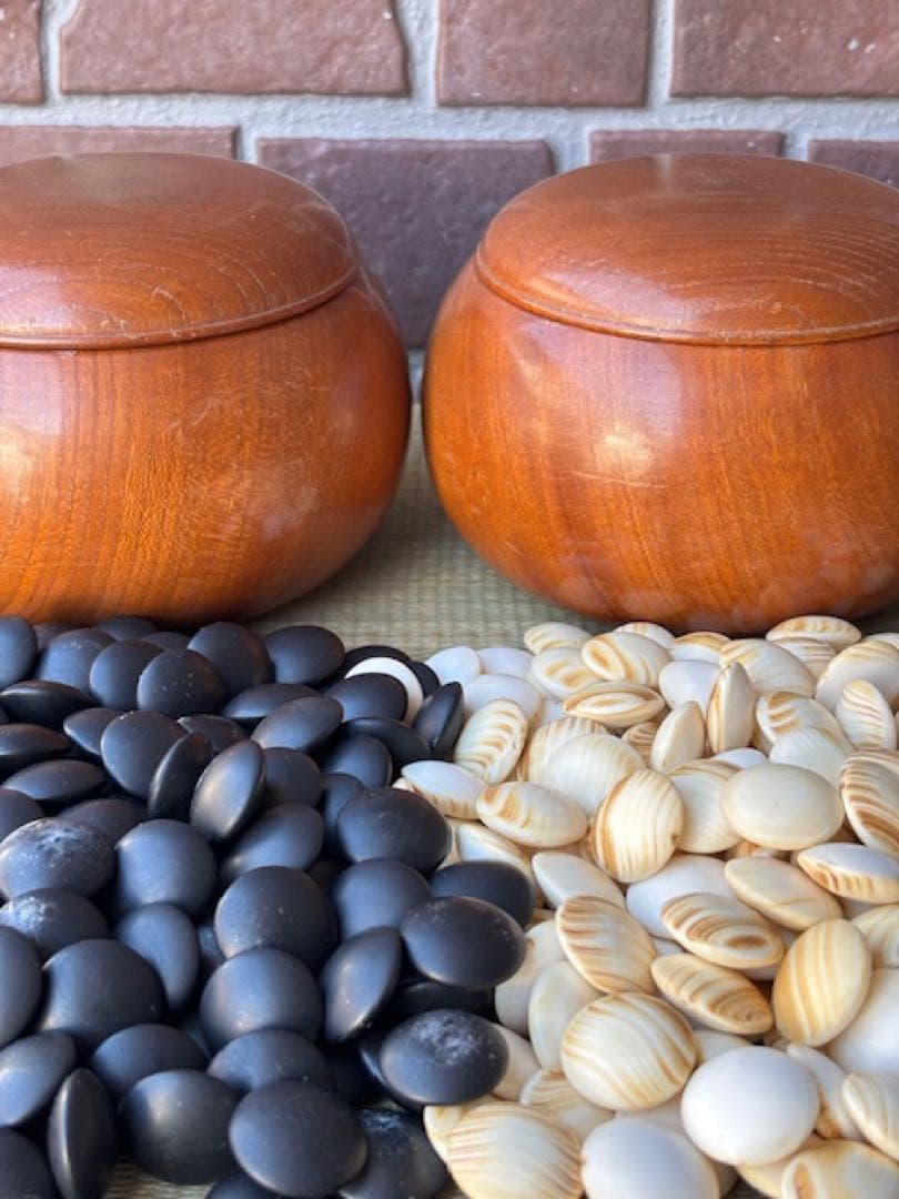 い*ぬ様 碁石蛤白石厚み約9.4mm那智黒黒石碁笥・碁盤付囲碁道具スワブテ日向本