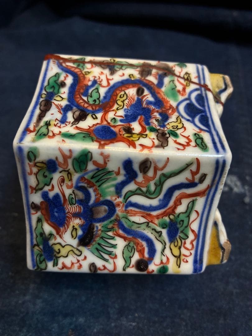 中国美術　香炉　大明萬暦年製　五彩　花と龍と鳳凰　六角香炉