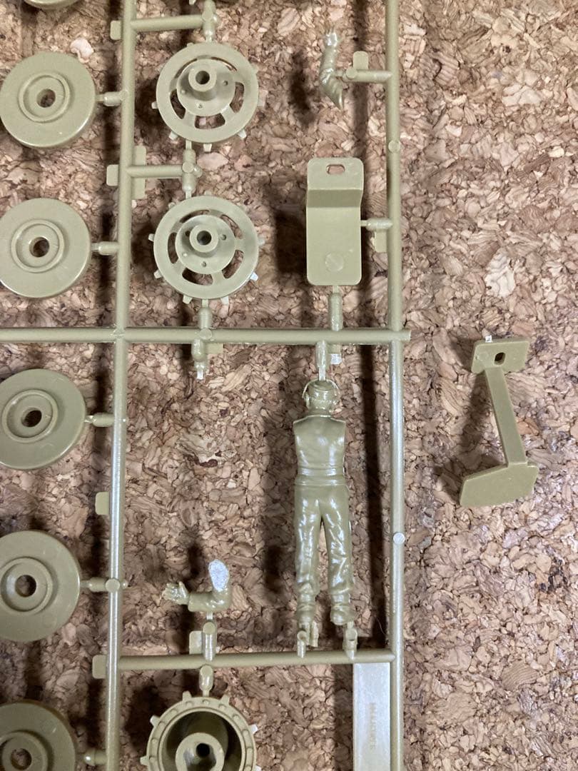 TAMIYA KING TIGER 1/35 プラモデル ジャンク品