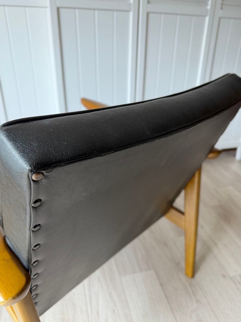 ①カリモク Kチェア 1Pソファ WS1180BW レトロ 1人掛けソファ