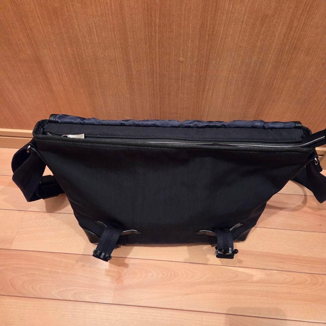 専用【極美品】Orobianco ブラック ショルダーバッグ　サックスバー