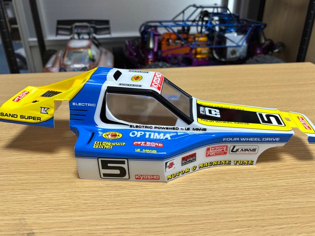 R*M様 KYOSHO OPTIMA ボディ　新品