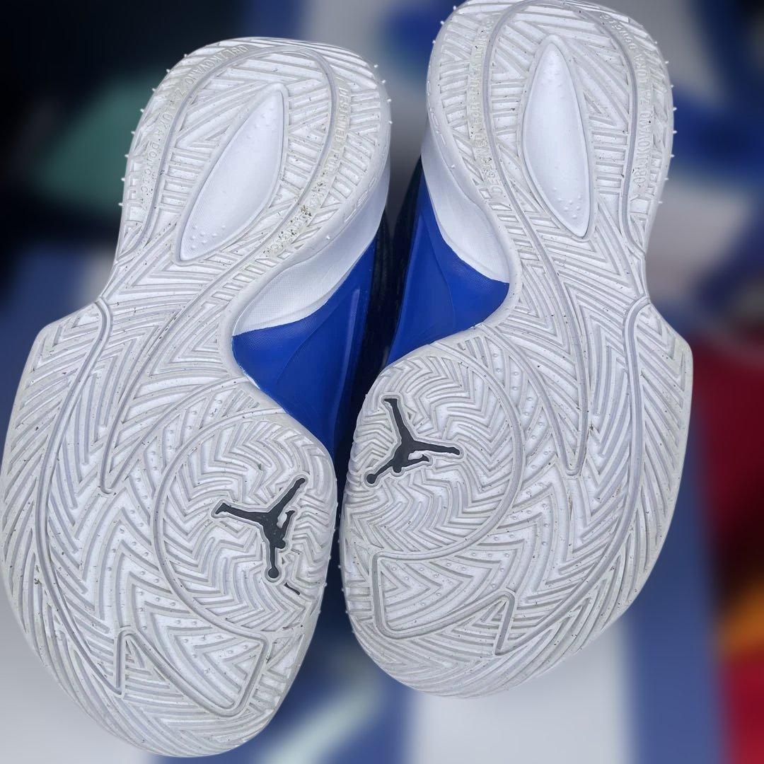 Jordan バスケットボールシューズ US 3.5 ルカ3 キッズ　22.5