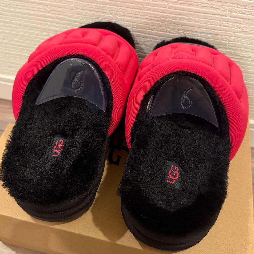 UGGマキシグラフィックスライド厚底サンダル