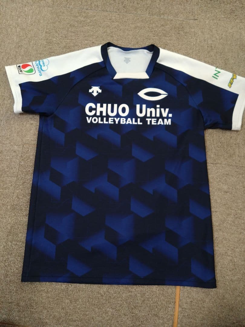 中央大学バレーボールチーム シャツ