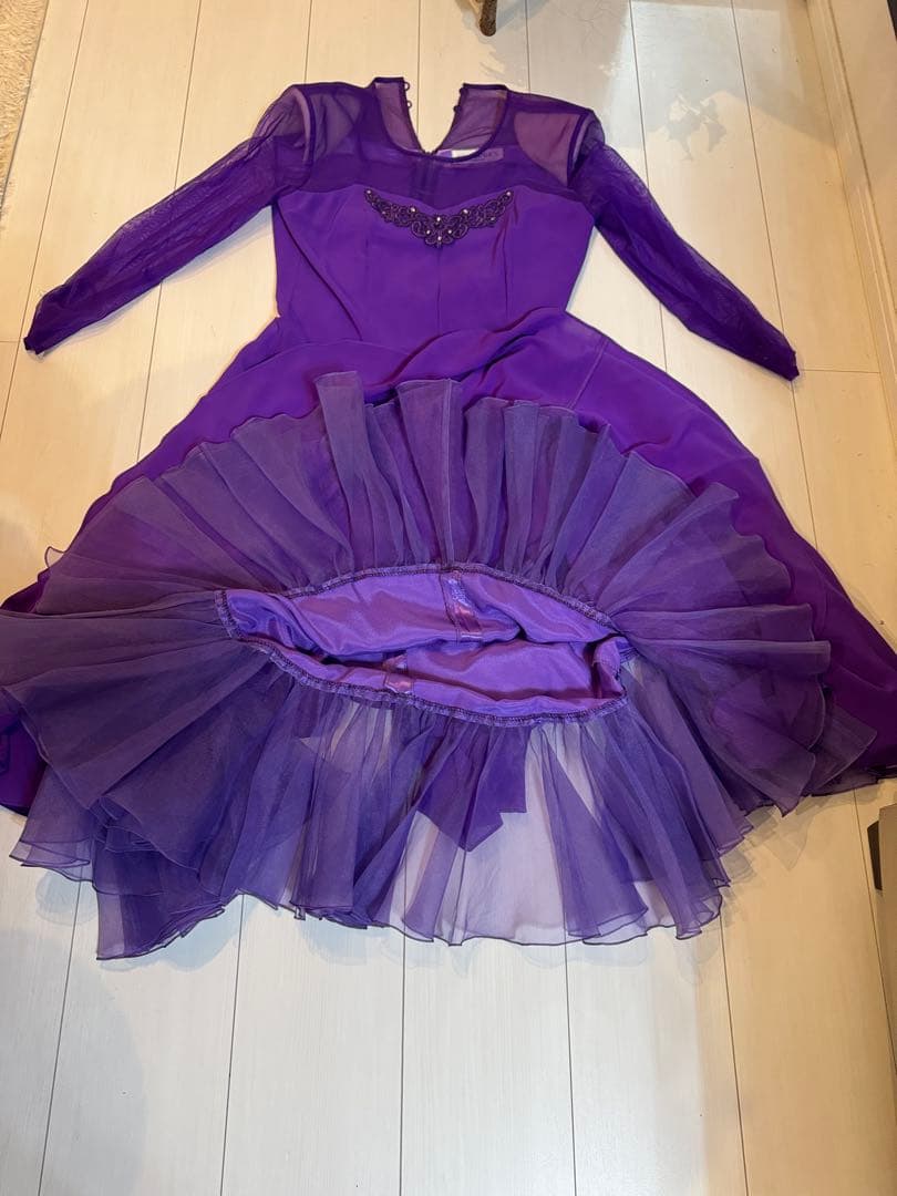 紫のダンスドレス