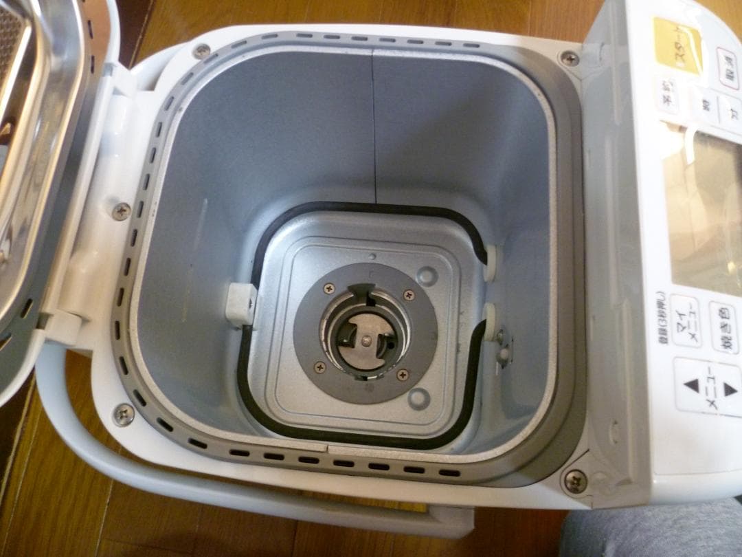 美品　パナソニックPanasonic ホームベーカリー SD-MB1 １斤タイプ