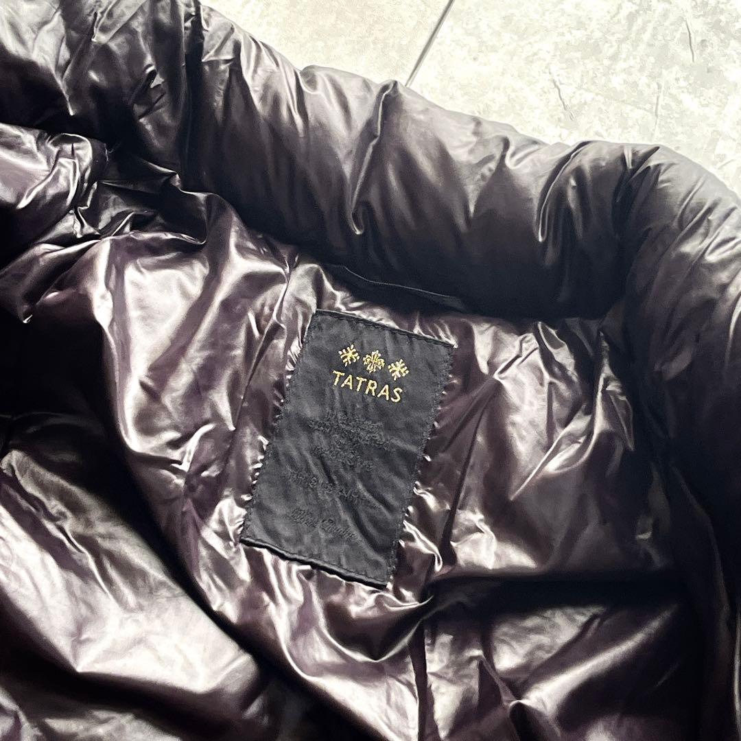 タトラス キルティング クロス 刺繍ロゴ シャイニーダウンジャケット イザール