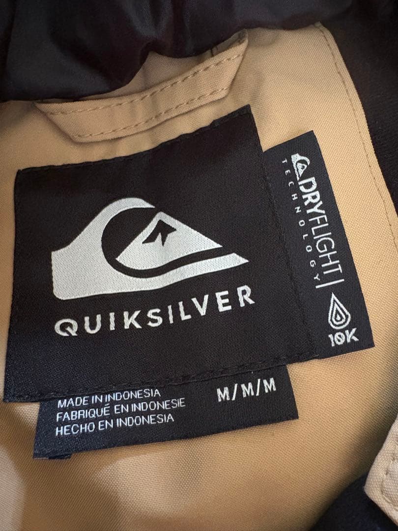 美品QUIKSILVERクイックシルバー　スノーボードウェア上下セット M