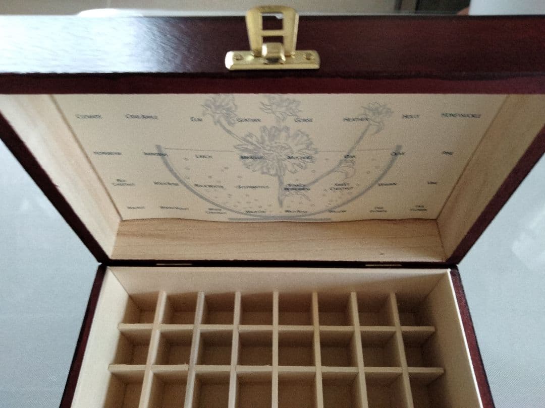 【オマケ付き】フラワーエッセンス40本フルセットと専用木箱♪ヒーリングハーブス社