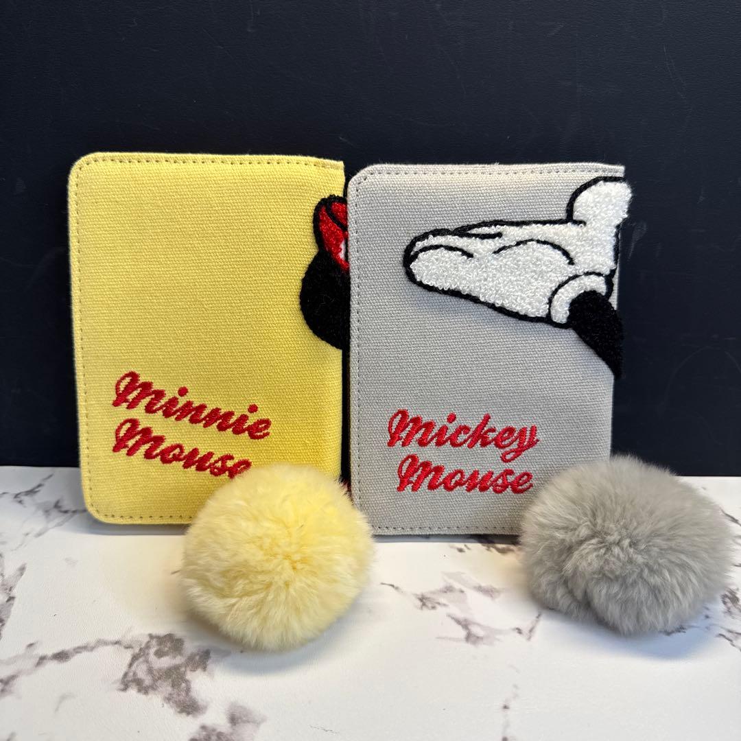香港ディズニー限定　日本未販売　ミッキー　ミニー　パスポートケース
