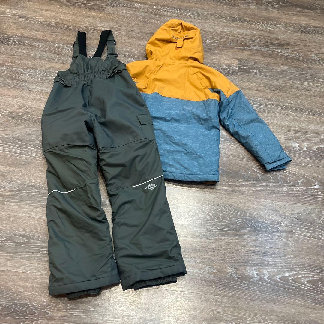 コロンビア　スキーウェア　140 美品　女の子　男の子M