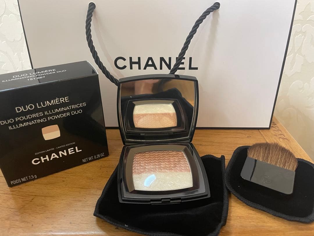 新品　CHANEL デュオ プードゥル ルミエール　ハイライト　シェーディング