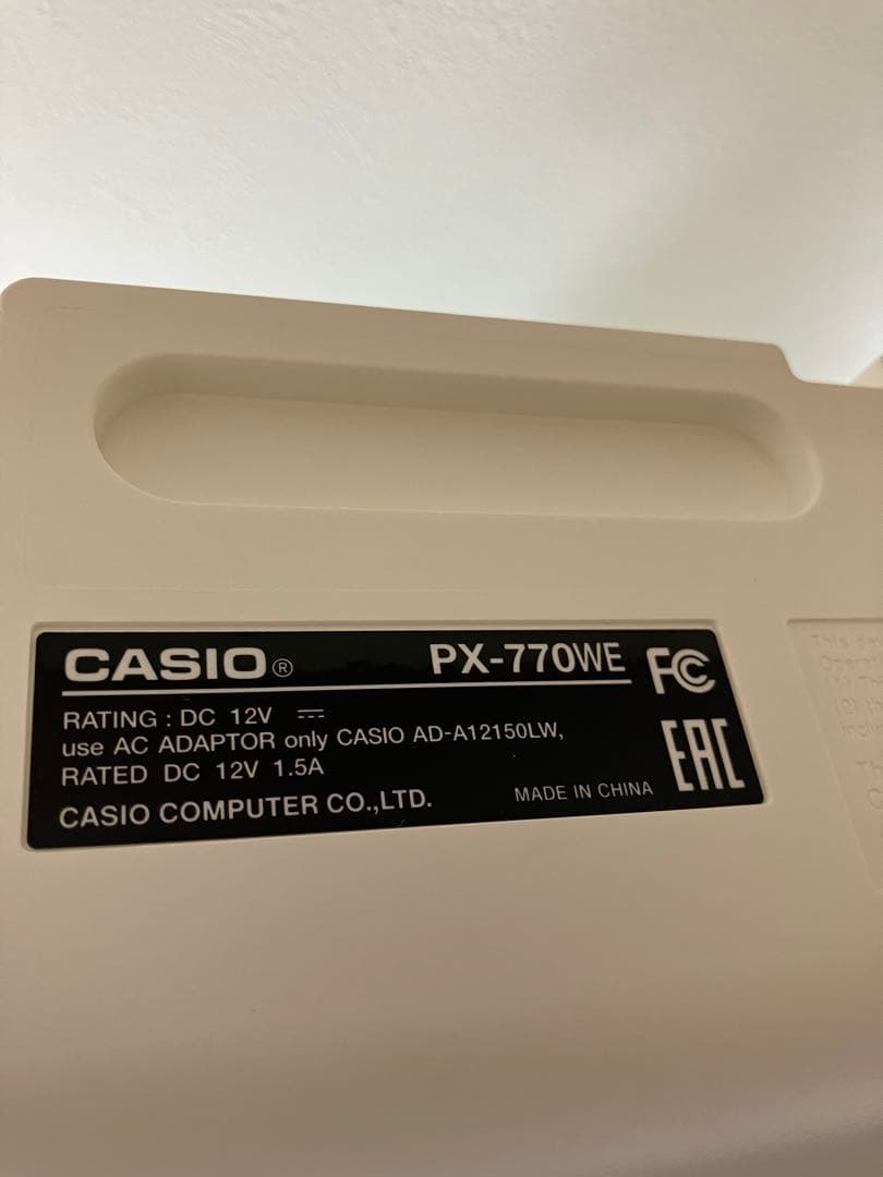 ホワイト電子ピアノ　CASIO Privia PX-770 値下げ中！