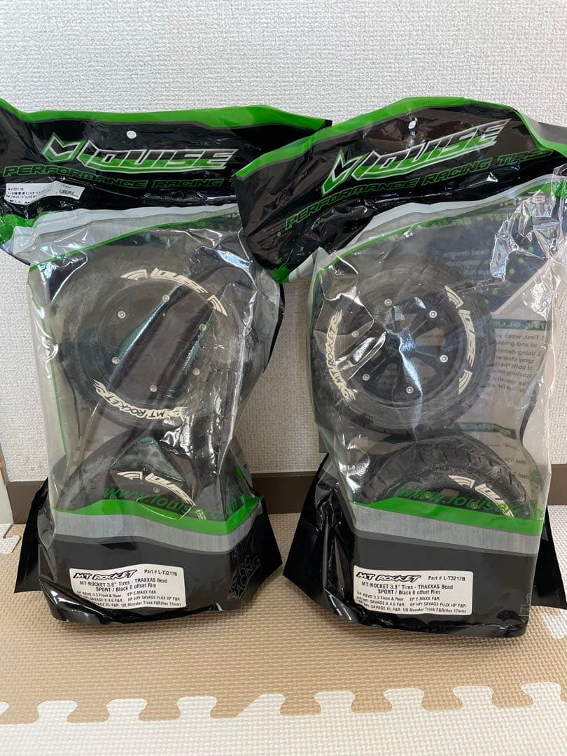 ラジコン　Louise1/8モントラタイヤMT-ROCKET 0オフセット黒