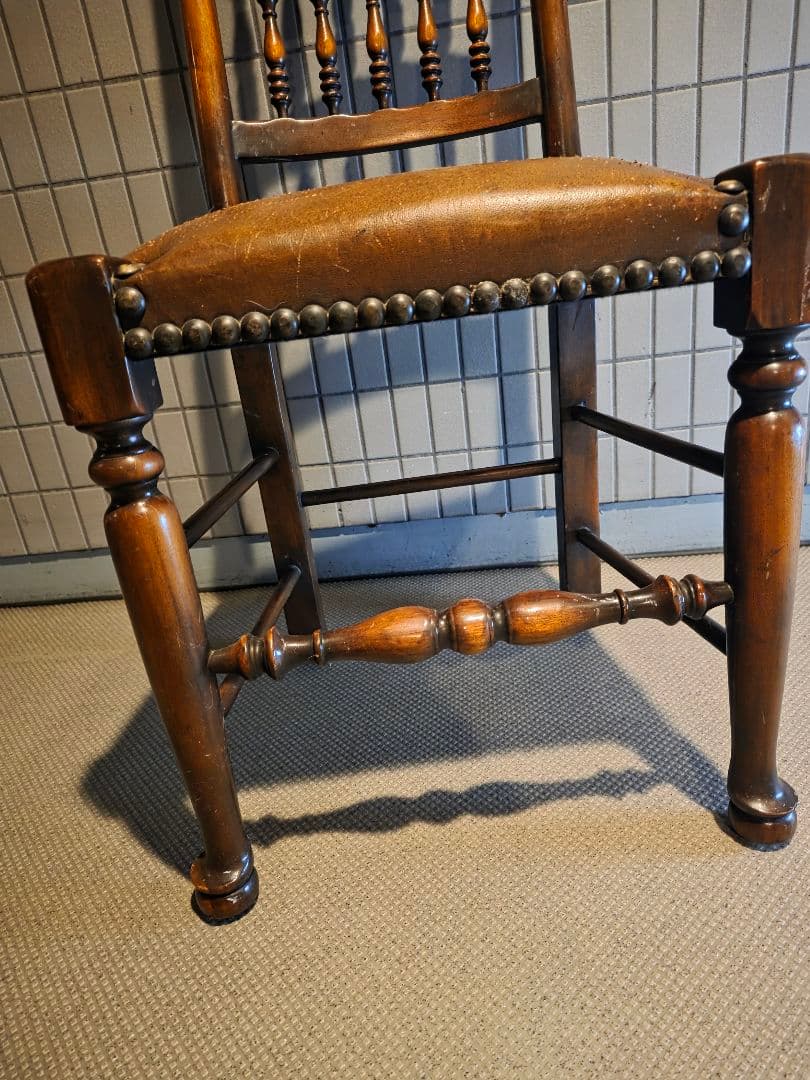 希少　セオドア アレクサンダー？ 木製スピンドルバック椅子 高さ約100cm