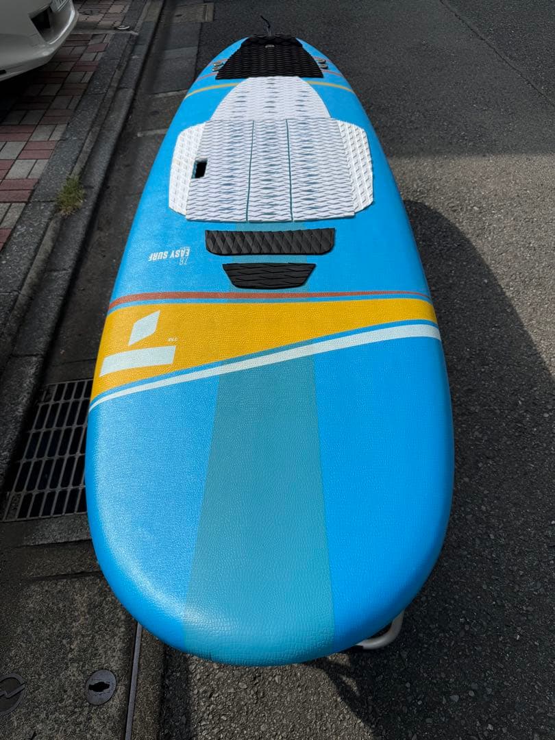 TAHE7’6″EASY SURFINGスタンド とアルメリック5フィン付き