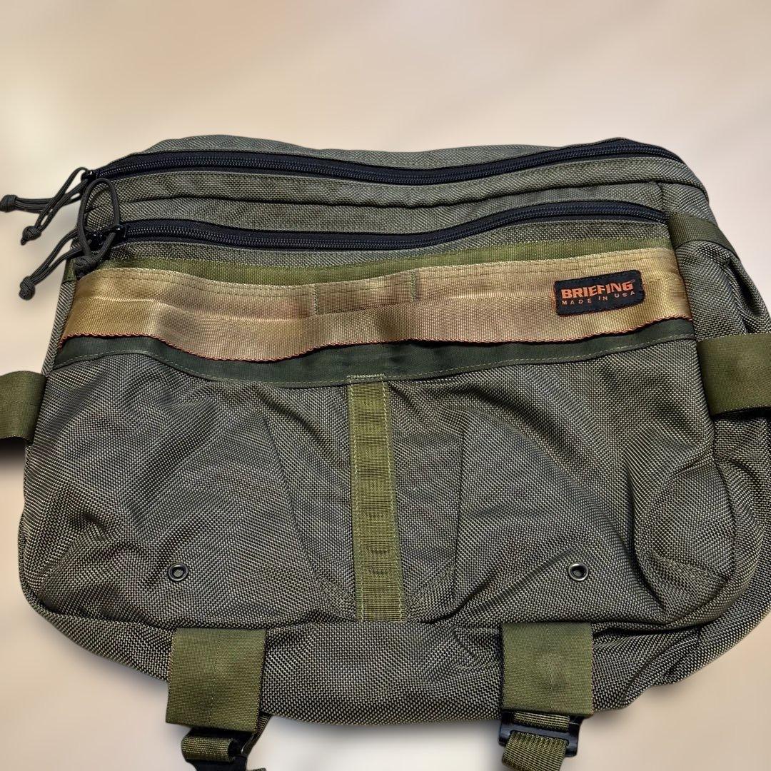 BRIEFING オリーブグリーン メッセンジャーバッグ カーキ