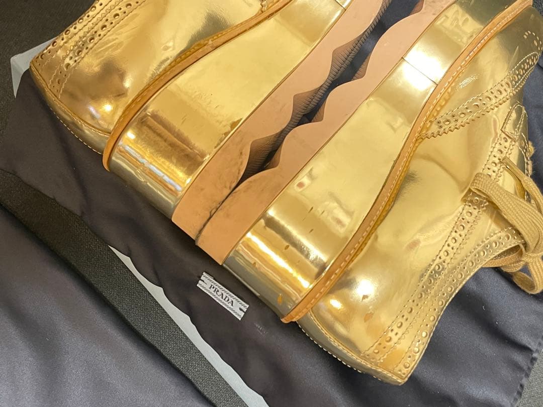 【希少♡美品】PRADA ソールが可愛いゴールド ローファー