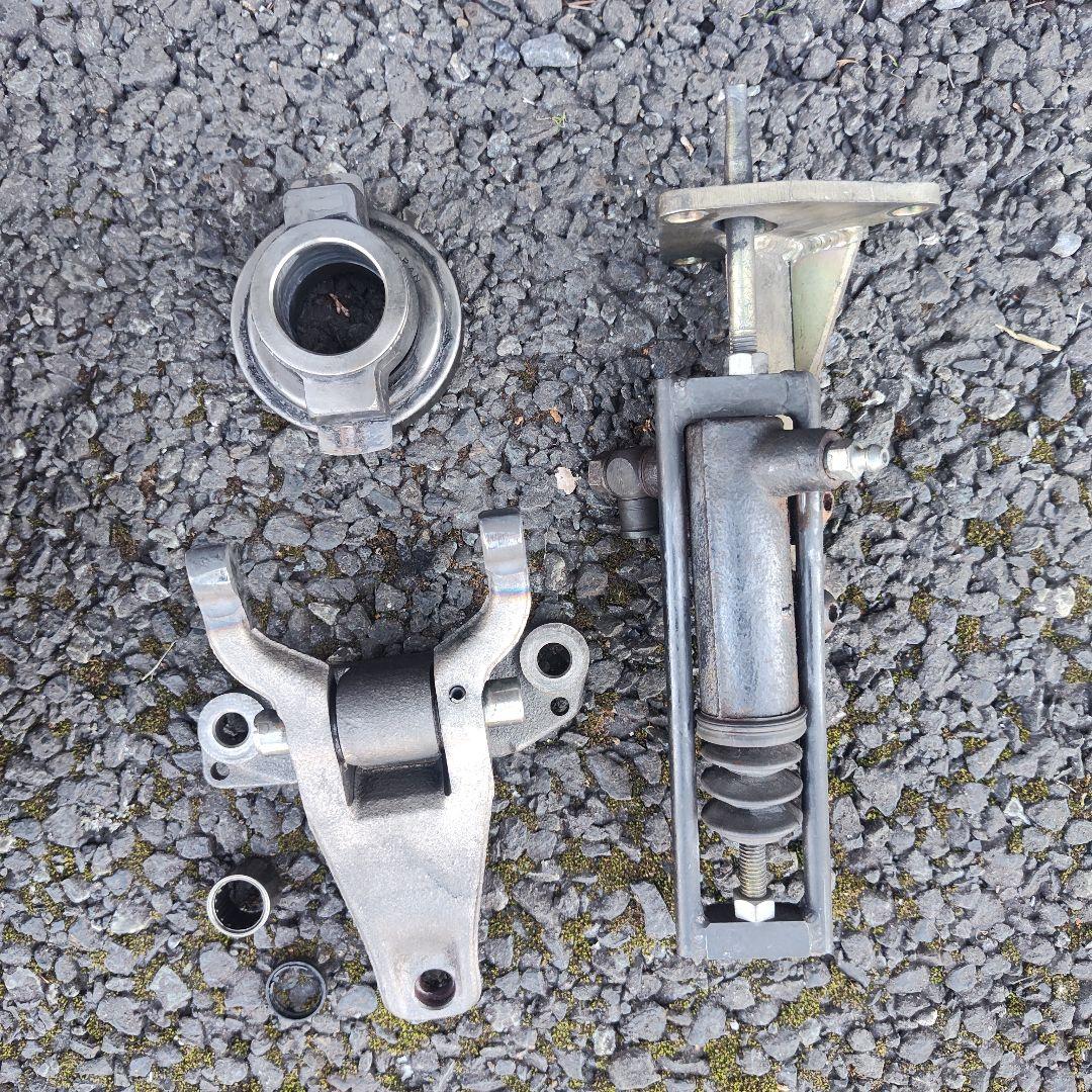 ATSカーボンツインクラッチ、マスターシリンダー他パーツ