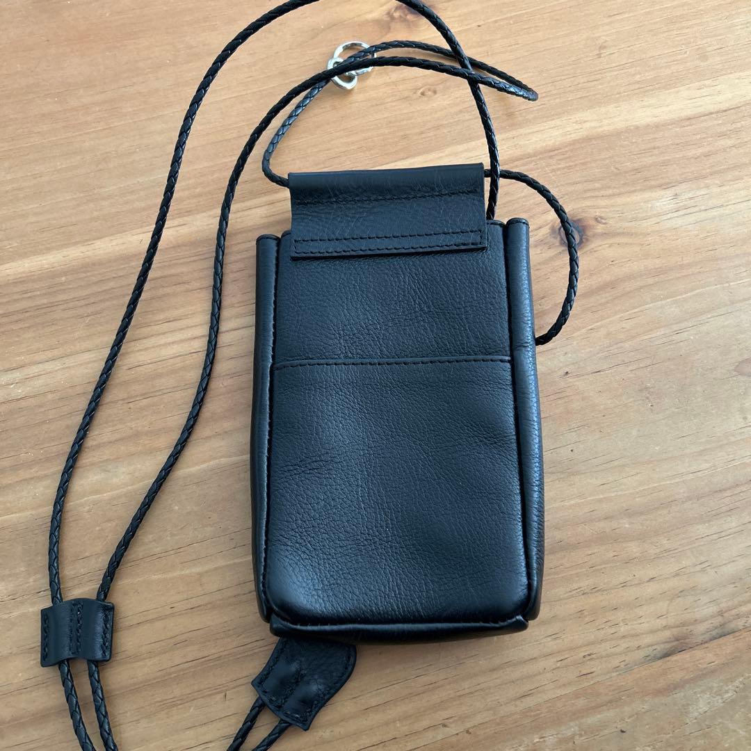 CALEE キャリー　スタッズレザー　スマートフォン　ショルダーポーチ